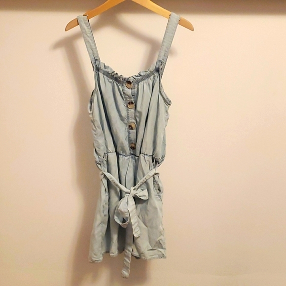 NWOT Reitmans Tencel Romper. Light blue. Belt. Size L. - Picture 2 of 9